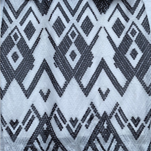 B. Darlin Black & White Sequin Dress. Size 3/4. New with Tags - Picture 3 of 7